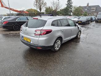 krockskadad bil auto Renault Mégane 1.5 dCi 2013/6
