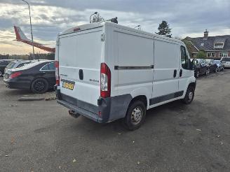 krockskadad bil bedrijf Peugeot Boxer 2.2 HDi 2013/5