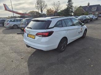Voiture accidenté Opel Astra SPORTS TOURER+ 1.2 Turbo 2022/5