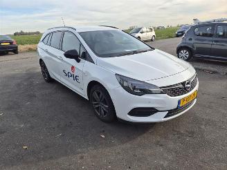Opel Astra SPORTS TOURER+ 1.2 Turbo picture 4