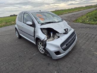 Peugeot 107 1.0 12v picture 4