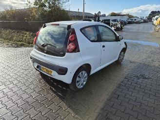 Vrakbiler auto Peugeot 107 1.0 12v 2012/3