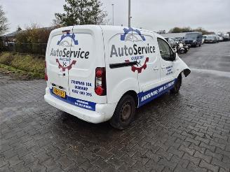 démontage fourgonnettes/vécules utilitaires Peugeot Partner 1.6 HDi 2014/3