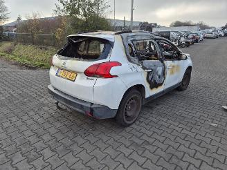 Vrakbiler auto Peugeot 2008 1.2 12v 2014/1