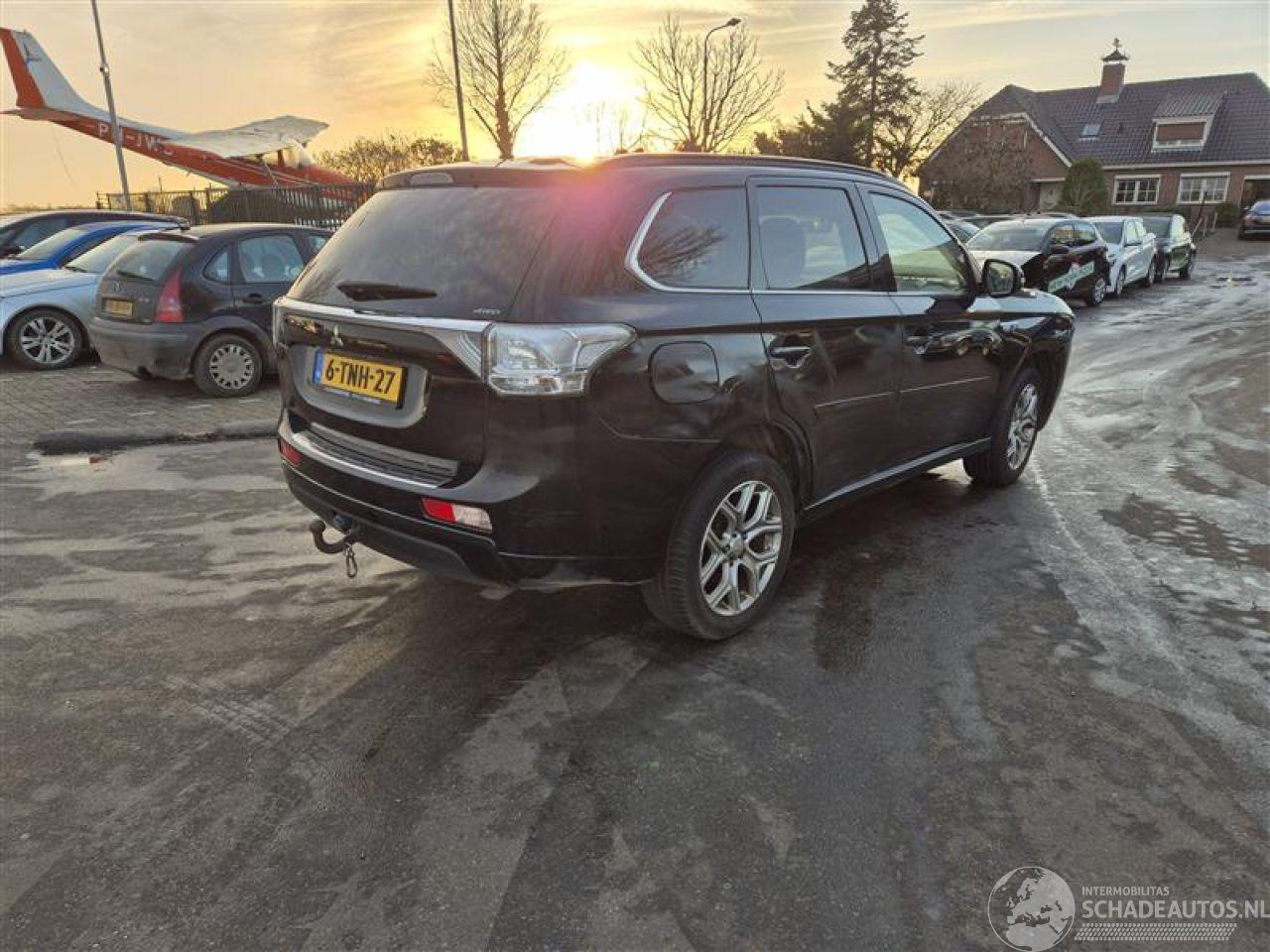 Mitsubishi Outlander 2.0 16v PHEV 4x4