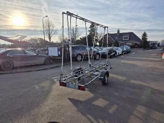 dañado remolque -  Reclame aanhangwagen 2005/1