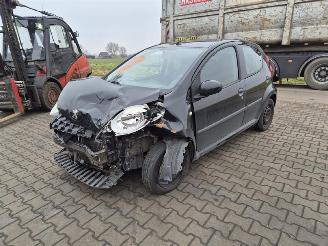 Peugeot 107 1.0 12v picture 3