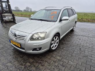 Toyota Avensis wagon 2.4 picture 3