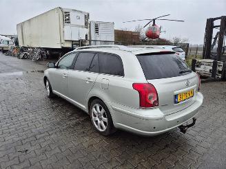 Toyota Avensis wagon 2.4 picture 2