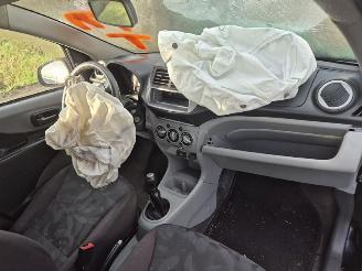 Suzuki Alto 1.0 12v picture 5