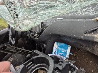 Peugeot 208 1.2 12v picture 5