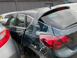 Opel Astra Astra J (PC6/PD6/PE6/PF6), Hatchback 5-drs, 2009 / 2015 1.4 Turbo 16V ecoFLEX 120 picture 2