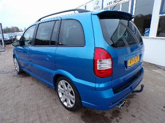 Opel Zafira 2.0-16v OPC picture 2