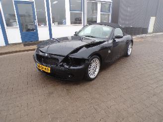 uszkodzony samochody osobowe BMW Z4 Roadster 2.2 i 2005/4