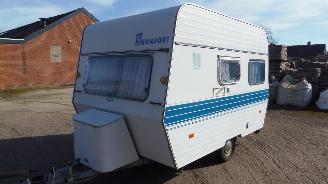 Vaurioauto  caravans Knaus  Komfort 3.25 1976/1