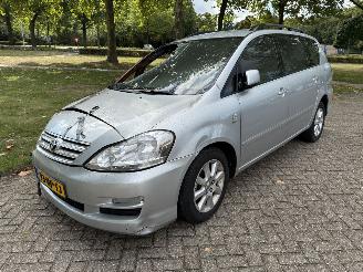  Toyota Avensis-verso  2004/1