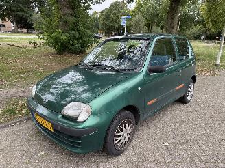Vaurioauto  passenger cars Fiat Seicento  2001/1