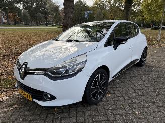 skadebil auto Renault Clio  2014/1