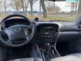 Toyota Landcruiser-100  picture 10