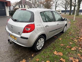 Renault Clio  picture 5