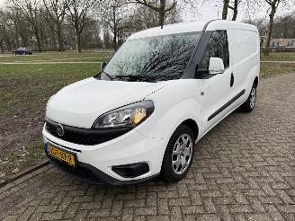 krockskadad bil bedrijf Fiat Doblo  2020/1