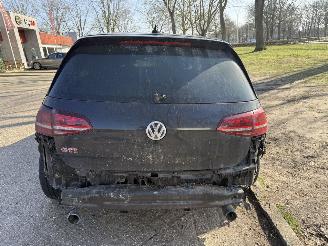 Volkswagen Golf  picture 4