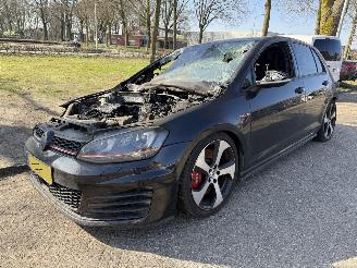 Voiture accidenté Volkswagen Golf  2015/1