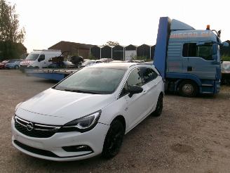 škoda osobní automobily Opel Astra 1.6 CDTI Business Break - Black Edition 2018/9