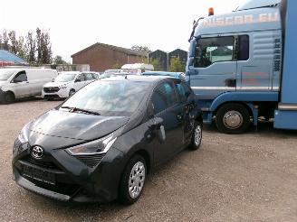 skadebil auto Toyota Aygo 1.0 X- 5 Drs 2020/10