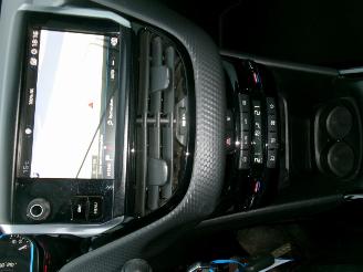 Peugeot 2008 1.2 Allure picture 31