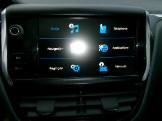 Peugeot 2008 1.2 Allure picture 28