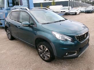 Peugeot 2008 1.2 Allure picture 3