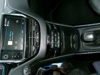 Peugeot 2008 1.2 Allure picture 29