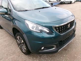Peugeot 2008 1.2 Allure picture 9