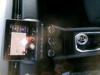 Renault Clio 1.0 Zen 5 Drs- HB picture 28