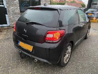 Citroën DS3 e-HDI 1.6 So Chic picture 30
