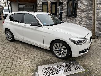krockskadad bil auto BMW 1-serie 116i EDE Upgrade Edition Leer Glazen schuifdak 2013/3