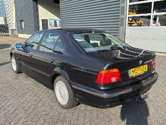 BMW 5-serie 525 tds Sedan 4Dr Diesel 2.498cc 105kW (143pk) RWD picture 3
