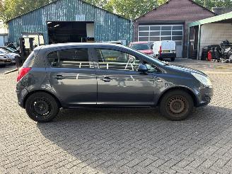 Opel Corsa 1.2 16V Hatchback  Benzine 1.229cc 59kW (80pk) FWD picture 6