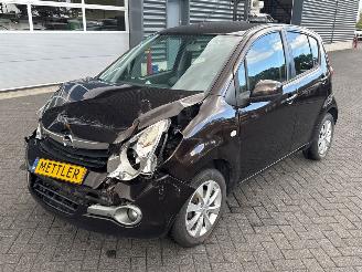 Vaurioauto  passenger cars Opel Agila 1.0 12V MPV  Benzine 996cc 50kW (68pk) FWD 2014/2