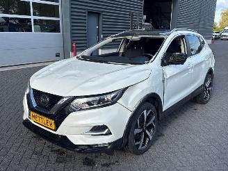 Vaurioauto  passenger cars Nissan Qashqai 1.3 DIG-T 140 16V SUV  Benzine 1.332cc 103kW 2019/5