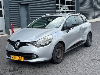 Damaged car Renault Clio 0.9 Energy TCE 12V Combi/o 4Dr Benzine 898cc 66kW (90pk) 2013/12