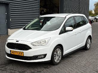 uszkodzony samochody osobowe Ford Grand C-Max 1.5 TDCi 95 16V MPV  Diesel 1.499cc 70kW (95pk) FWD 2015- 2017/9