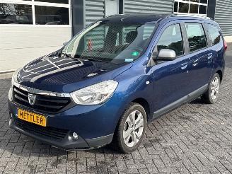 uszkodzony samochody osobowe Dacia Lodgy 1.2 TCE 16V MPV  Benzine 1.198cc 85kW (116pk) FWD 7 persoons 2016/2