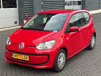 damaged passenger cars Volkswagen Up! 1.0 12V 60 Hatchback  Benzine 999cc 44kW (60pk) FWD 2013/1