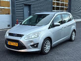 krockskadad bil auto Ford Grand C-Max 1.0 ECOBOOST, 7 persoons Benzine 92KW (125pk) 2013/1