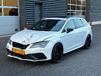 Voiture accidenté Seat Leon ST 2.0 TSI Cupra 300 16V 4Drive Combi/o 4Dr Benzine 1.984cc 221kW (300pk) 4x4 2018/8