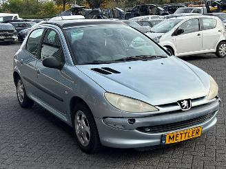 Peugeot 206 1.4, Hatchback  Benzine 1.360cc 55kW (75pk) FWD picture 7