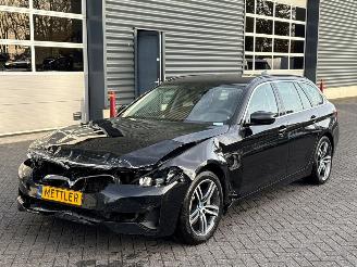 Auto incidentate BMW 5-serie 530e xDrive 2.0 Turbo 16V Combi/o  Elektrisch Benzine 1.998cc 215kW (292pk) 4x4 2021/9