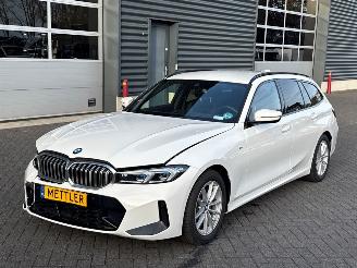 Voiture accidenté BMW 3-serie 320i 2.0 TwinPower Turbo 16V Combi/o  Benzine 1.998cc 135kW (184pk) RWD 2024/12